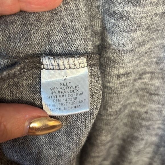 Open Back Ruffled Drop Sleeve Sweater Tunic Dress - Picture 4 of 6